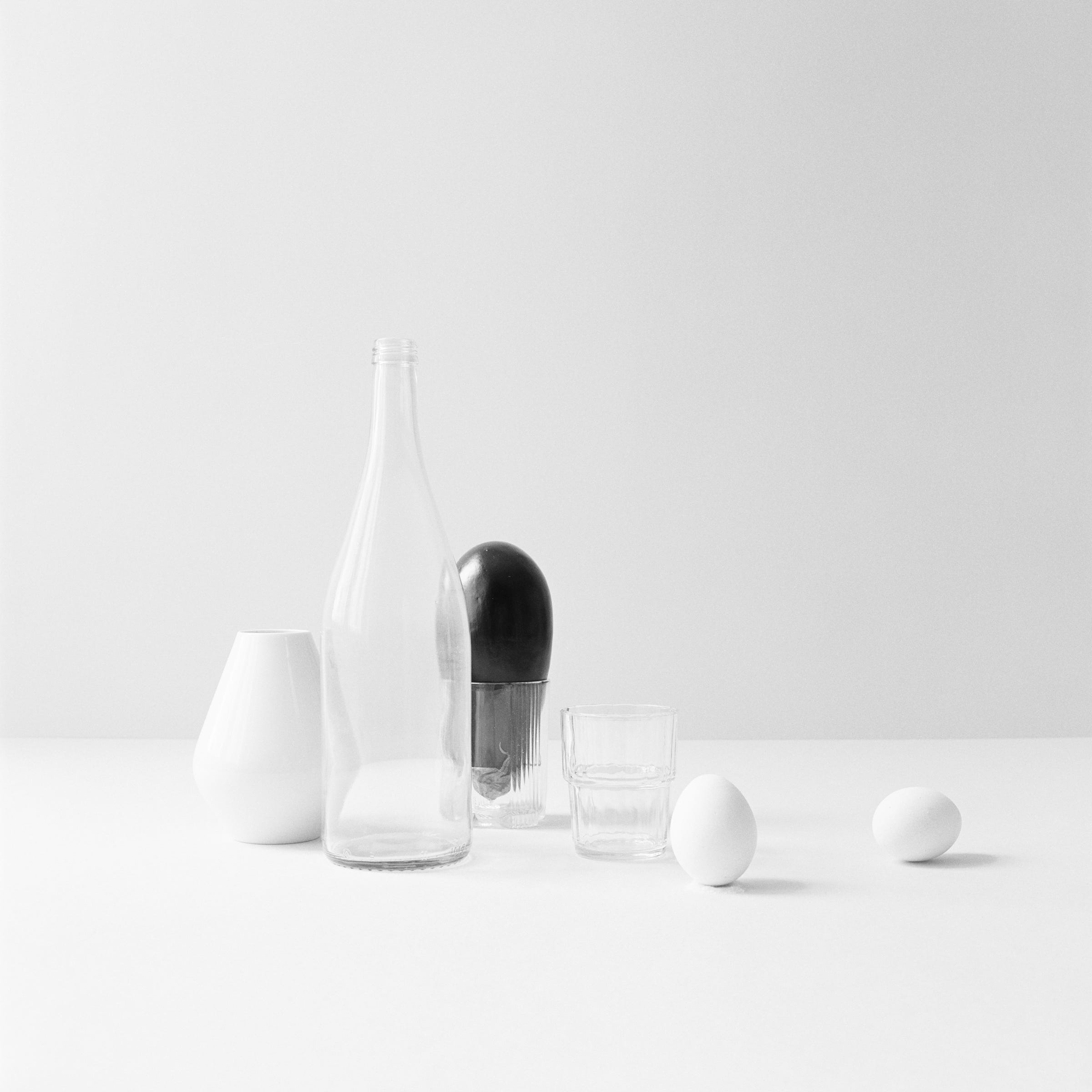 tabula rasa, still life photography, gelatin-silver paper, 2019/2022